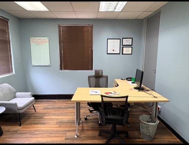 500M² OFFICE FOR SALE IN FOURWAYS